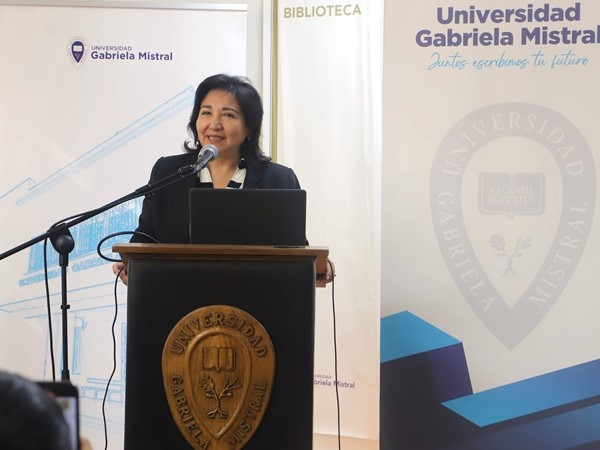 Universidad Gabriela Mistral reunió a su comunidad educativa en el IV Seminario "Construyendo Nuestra Huella"