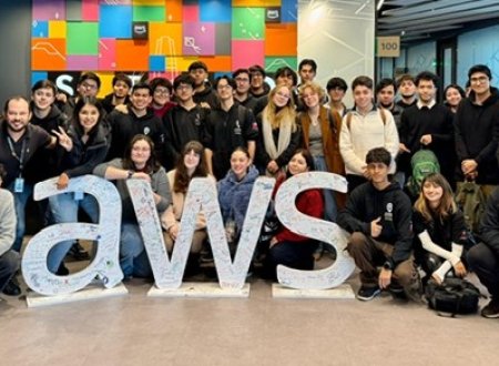 Estudiantes de Escuela de Ingeniería y Tecnologías UGM vivieron experiencia formativa en Amazon Chile
