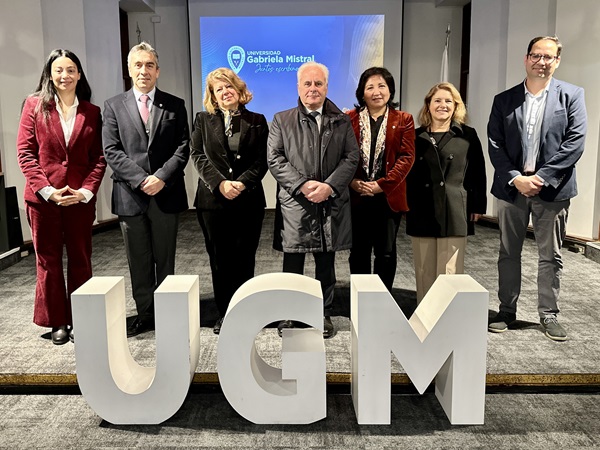 UGM celebró Día de la República de Italia con emotivo homenaje a Gabriela Mistral y su vínculo con la cultura italiana