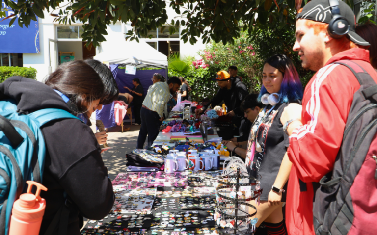 De repostería a accesorios: Feria de Emprendedores regresó a la UGM con más de 15 stands