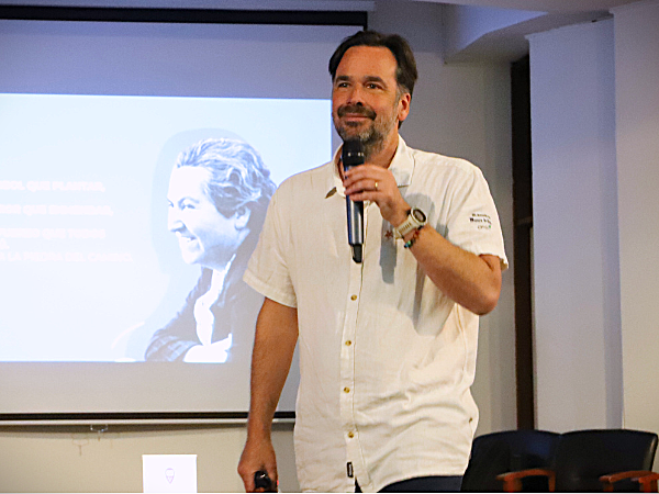 La filosofía de Desafío Levantemos Chile en la UGM a través de la charla del Alumni Ignacio Serrano