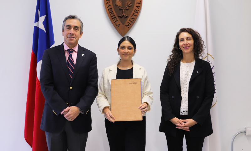 Universidad Gabriela Mistral y Fundación Respuestas firman convenio para impulsar investigación sobre insuficiencia ovárica prematura