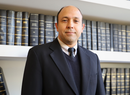 Director de la Escuela de Humanidades UGM participó en simposio internacional sobre guerra justa, tecnología y moral en los conflictos contemporáneos