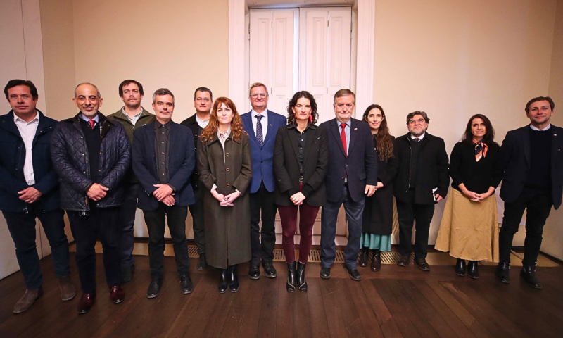 Ministro de las Culturas, Francisco Undurraga, recibió al Consejo de Decanas y Decanos de Arquitectura