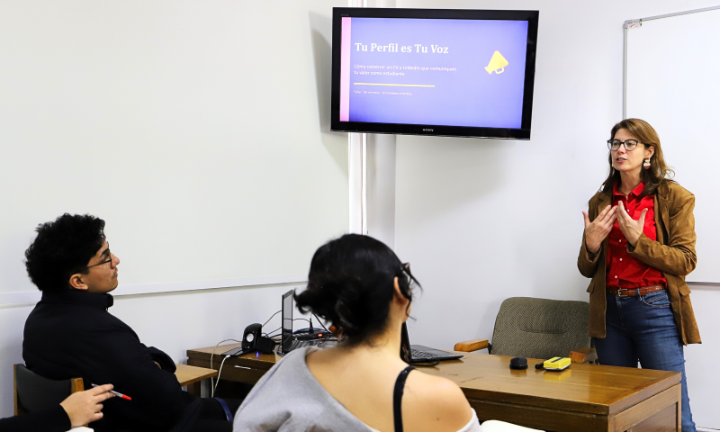 Taller UGM entrega herramientas para potenciar el perfil profesional de los estudiantes